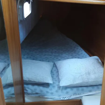 Carpe Diem Πλωτό κατάλυμα