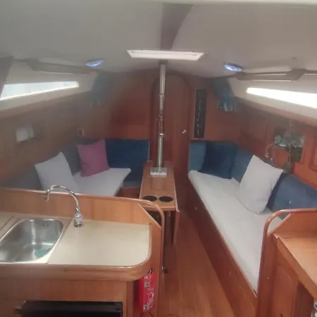 Carpe Diem Πλωτό κατάλυμα *